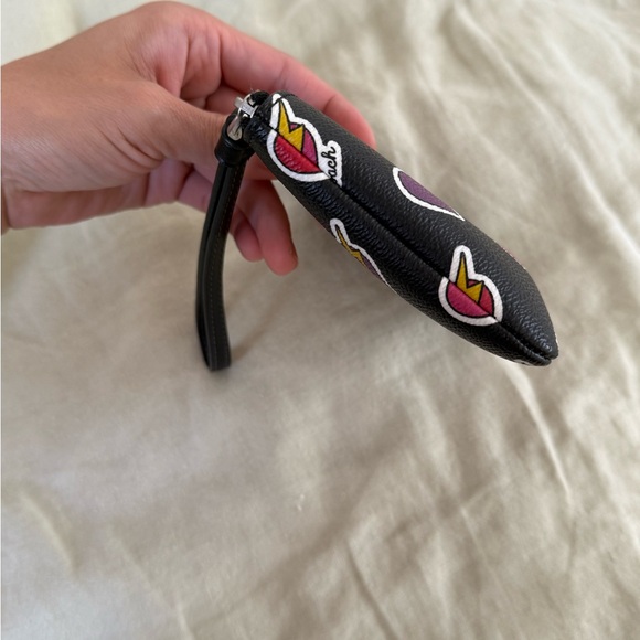 Coach Women's Small Corner Zip Wristlet with Heart Bolt Print (Black Multi) - Picture 8 of 10